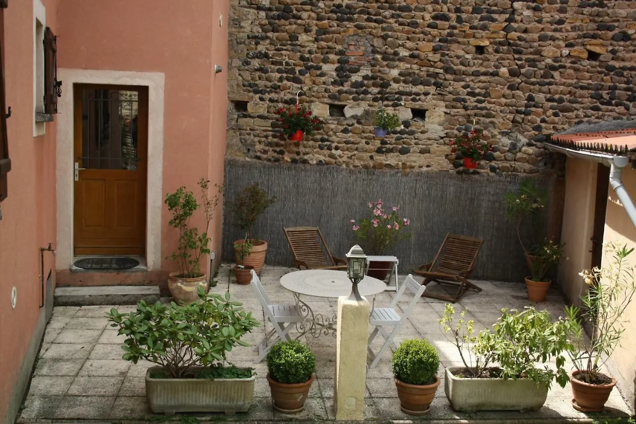 Дом отдыха Вилла Le Patio Parentignat